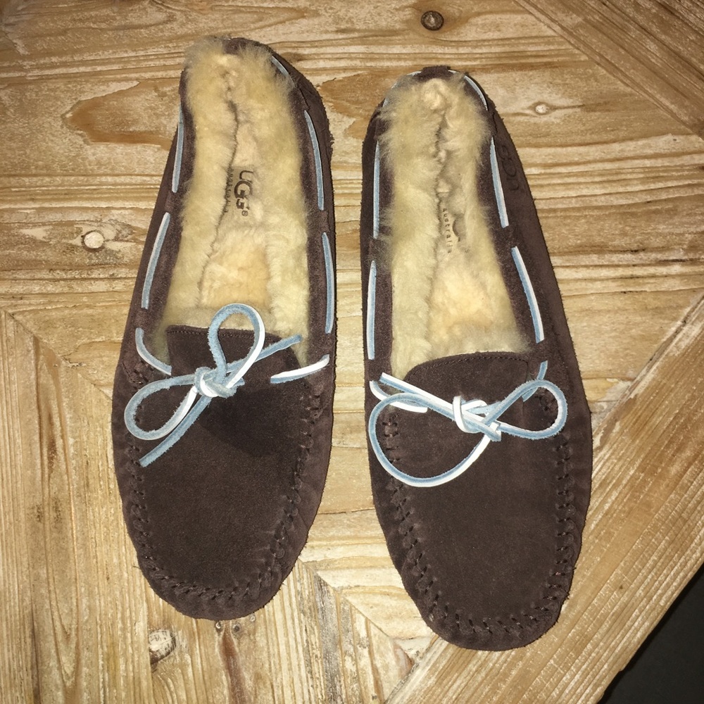 Women’s Uggs slippers size 10